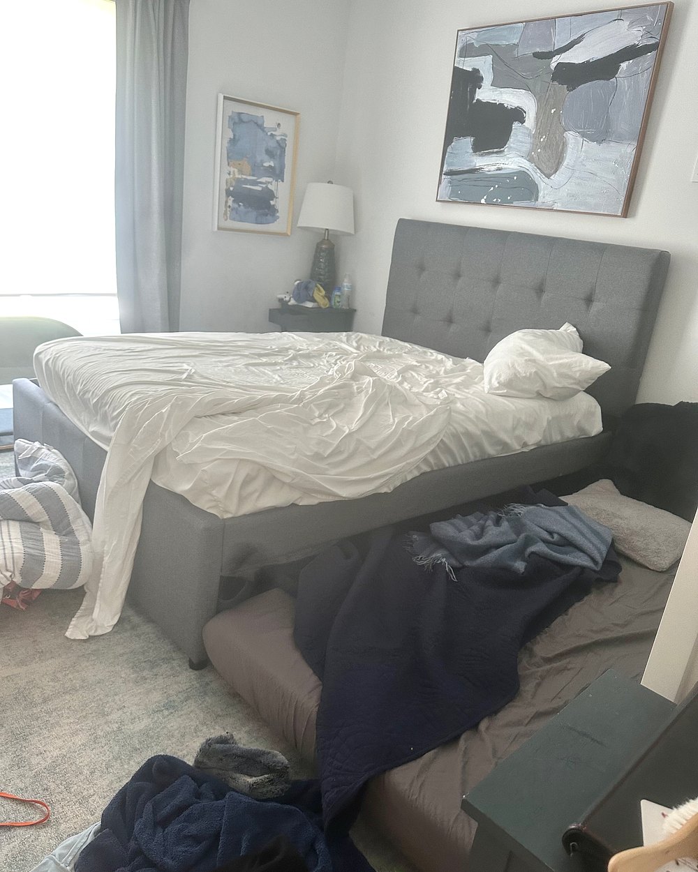 Bedroom before Seily cleaned